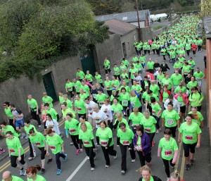 Walkers set off  in the Hope & Dream 10. Pic: John Walsh